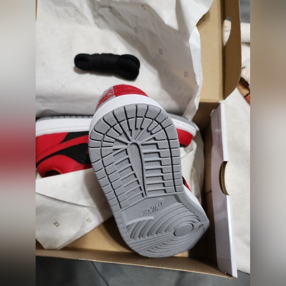 Nike Air jordans 1 Low - Picture 5 of 5